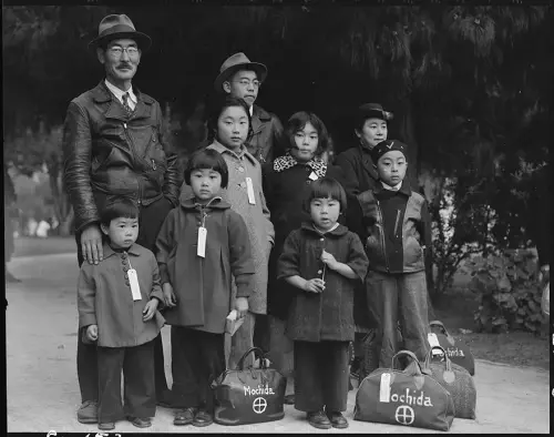 Le foto censurate dei campi d'internamento giapponesi durante la II guerra mondiale