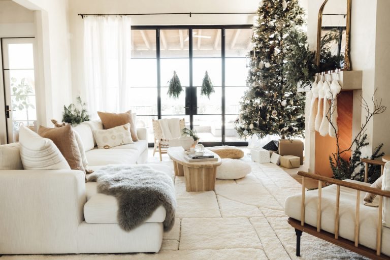 Sculptural Branches & Twinkling Lights: This Year’s Holiday Décor Just Might Be My Favorite Ever