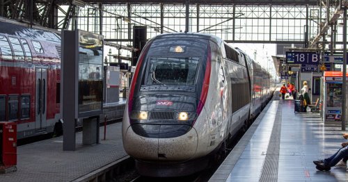 Quels sont les éléments sur le tableau de bord d'un TGV ?
