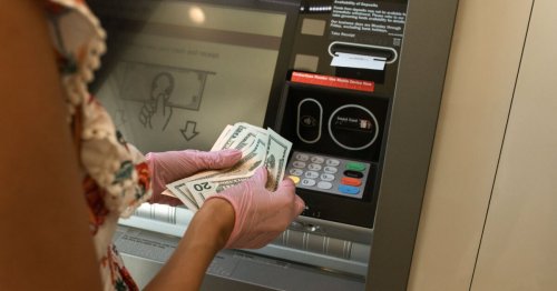 Comment retirer de l’argent dans un guichet automatique sans carte bancaire ?