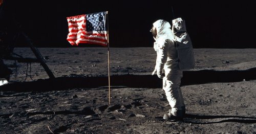 Comment le drapeau planté sur la Lune peut-il flotter ?