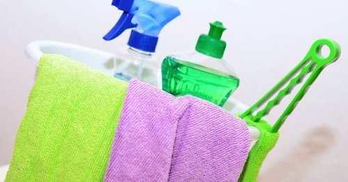 Faire le ménage peut être dangereux : voilà comment éviter de polluer l’air intérieur