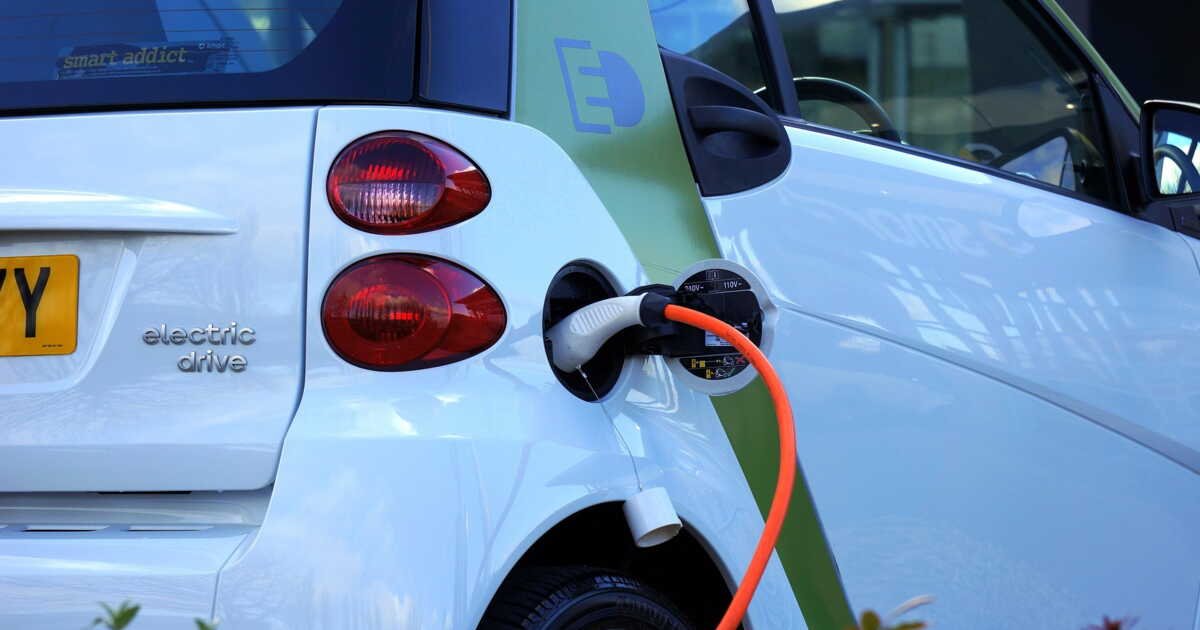 Peut-on laisser charger une batterie de voiture toute la nuit ?