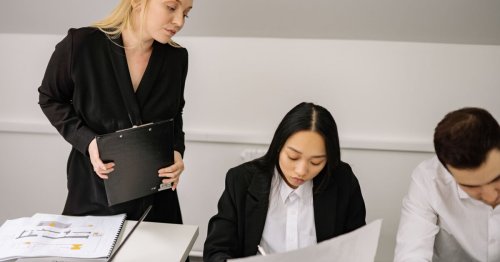 Travail : qu'est-ce que le "quiet cutting", cette méthode qui engendre un syndrome du survivant ?