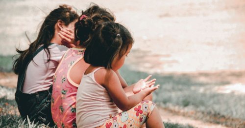 Les mères de trois filles ressentent moins de bien-être, selon une étude