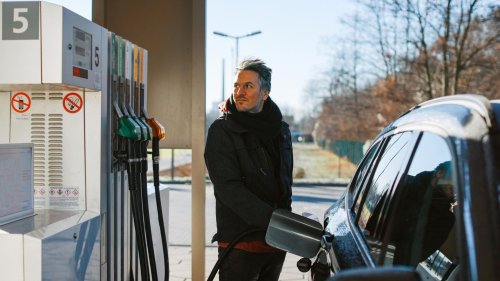 Benzinpreis sinkt kaum, obwohl das Rohöl deutlich günstiger ist