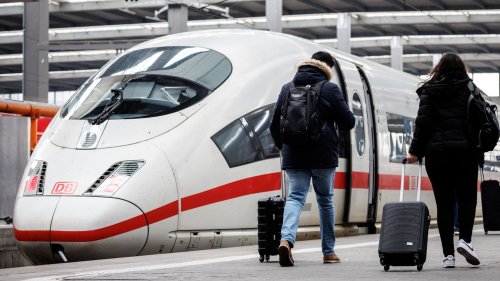 BahnCard 100 statt Wohnung: Dieser 17-Jährige lebt in vollen Zügen