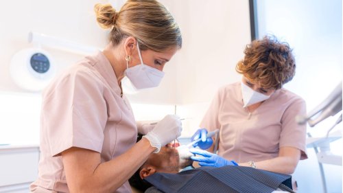 Zahnzusatzversicherungen: Worauf Verbraucher achten müssen