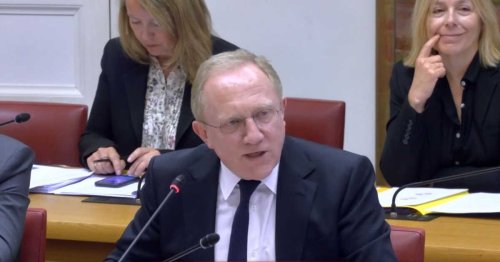 Droits de douane : François-Henri Pinault exclut catégoriquement de faire produire des sacs Gucci aux États-Unis