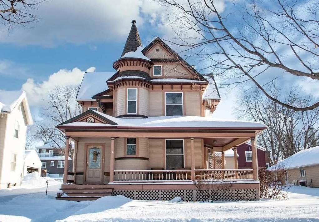 1900 Victorian For Sale In Le Mars Iowa — Captivating Houses