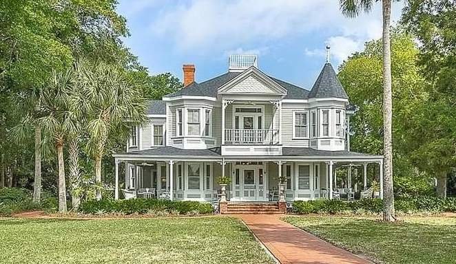 1895 Victorian For Sale In Apalachicola Florida — Captivating Houses