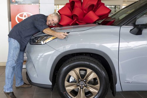 Owner Of Million-Mile Toyota Highlander Destroyed By Hurricane Ian Gifted Brand New One