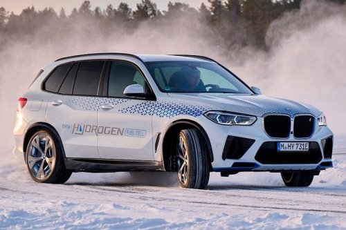 BMW Will Mass Produce Hydrogen-Powered SUV By 2025 Storing Hydrogen Under The Floor