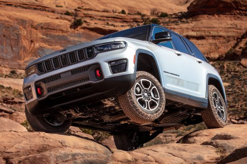 Over 338,000 Jeep Grand Cherokee SUVs Recalled Due To Wheels That Might Fall Off
