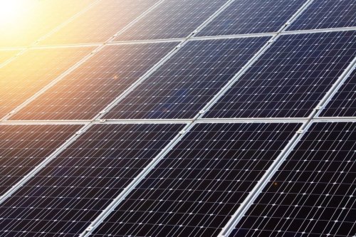 Pannelli fotovoltaici o solari termici? Differenze, prezzi e vantaggi