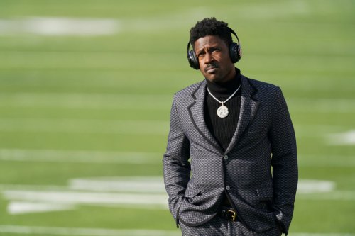 Antonio Brown Shares Explicit Photo Of His Children s Mother On Snapchat Twitter Is Appalled 