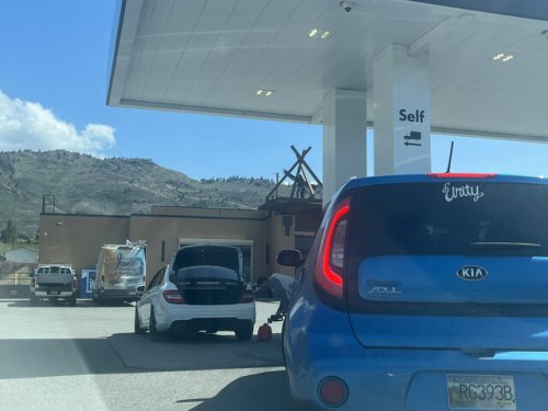 Drivers get heated at pumps over cheap gas promotion in South Okanagan