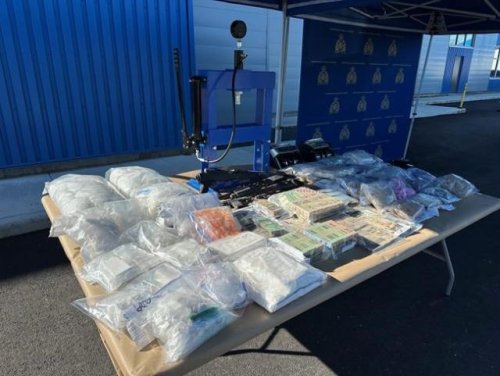 B.C. police seize guns, 14 kilograms of fentanyl in Lower Mainland trafficking probe (BC)