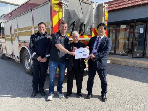Delegation from Kasugai present cheque to assist with Central Okanagan wildfire relief (Kelowna)