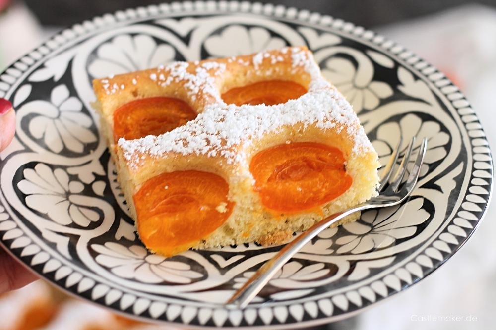 Einfacher Aprikosenkuchen mit Joghurt – Marillenkuchen vom Blech