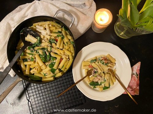 Cremige One-Pot-Pasta mit Thunfisch & Blattspinat – schnell & einfach