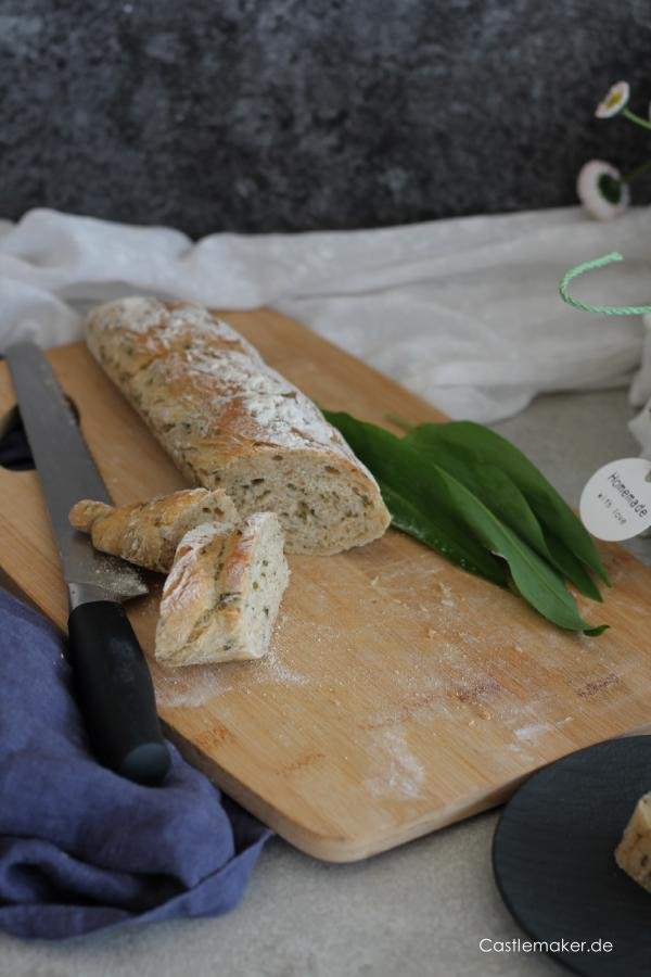 Knuspriges Bärlauchbaguette selber backen