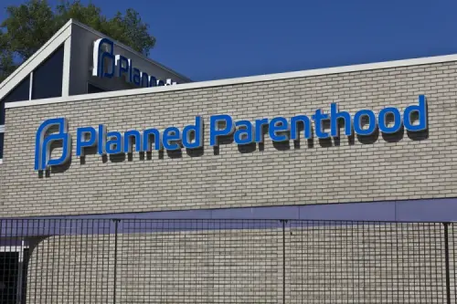 Campaign to defund Planned Parenthood swings into high gear