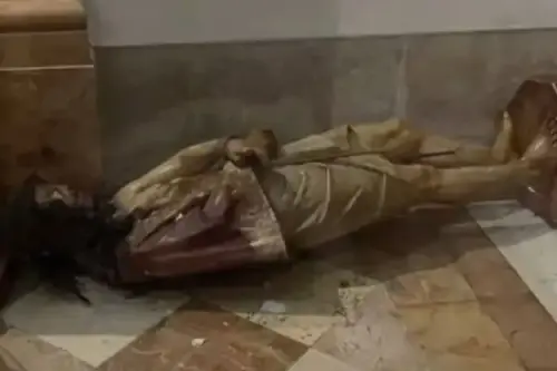 American tourist desecrates statue of Christ in Catholic church in Jerusalem