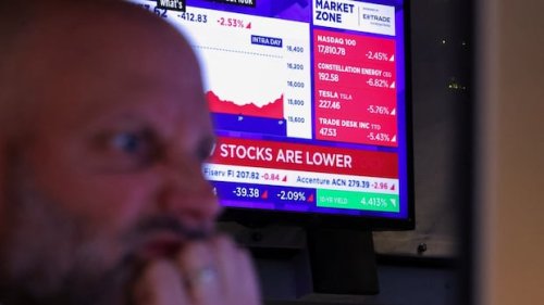 Stock markets tumble as investors pull back from American assets