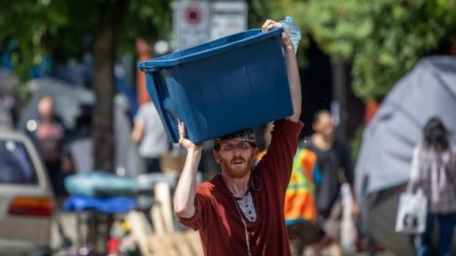 No plan to house hundreds of people living in tents on Vancouver's Hastings Street, say advocates