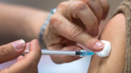 COVID-19 mRNA vaccines may be 'new trigger' for heart inflammation, CDC group says, but benefit outweighs risk | CBC News