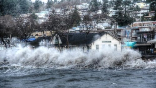 B.C. coast braces for possible flooding from moon's 'wobble' | CBC News
