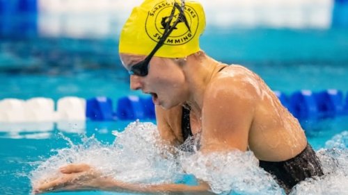 Summer McIntosh dominant again en route to 400m individual medley gold at U.S. Open