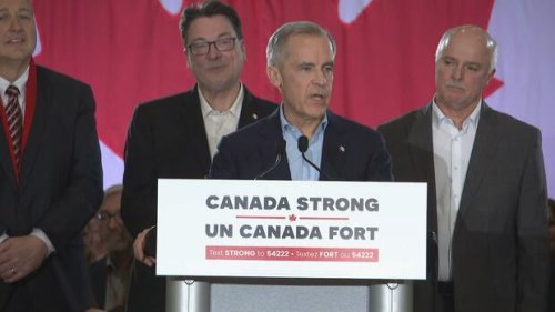 Carney acknowledges protesting N.L. fish harvesters during 1st campaign stop