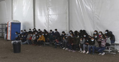 U.S. shelters received a record 122,000 unaccompanied migrant children in 2021