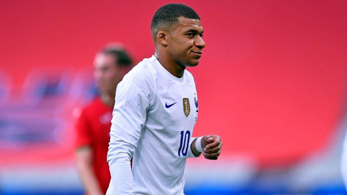 Despite Mbappe and Giroud tension, favorites France ready for Germany