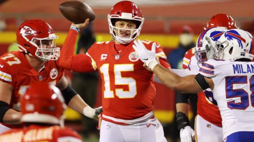 NFL games today: Expert picks, predictions, props for NFL playoffs, divisional round schedule 2022