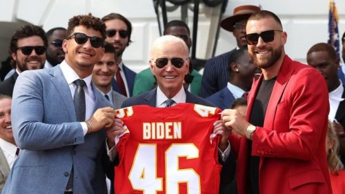 Chiefs' Travis Kelce reveals what he wanted to say at White House podium before Patrick Mahomes stopped him