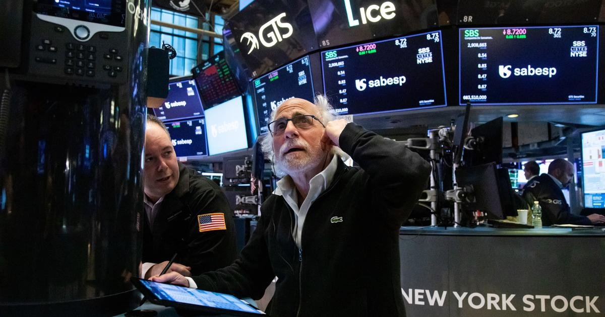 Dow dives more than 1,100 points on renewed inflation fears
