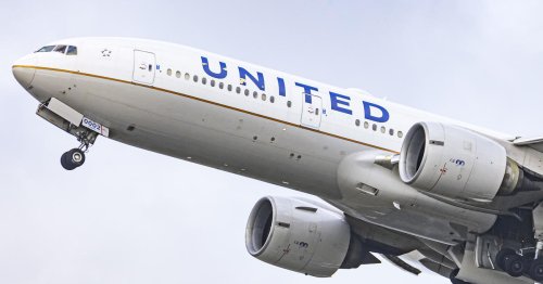 2 passengers taken to hospital after battery fire forces United flight to return to San Diego