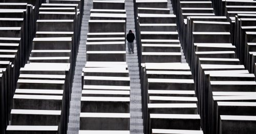 Magazine - Artificial intelligence, AI literacy and AI falsehoods