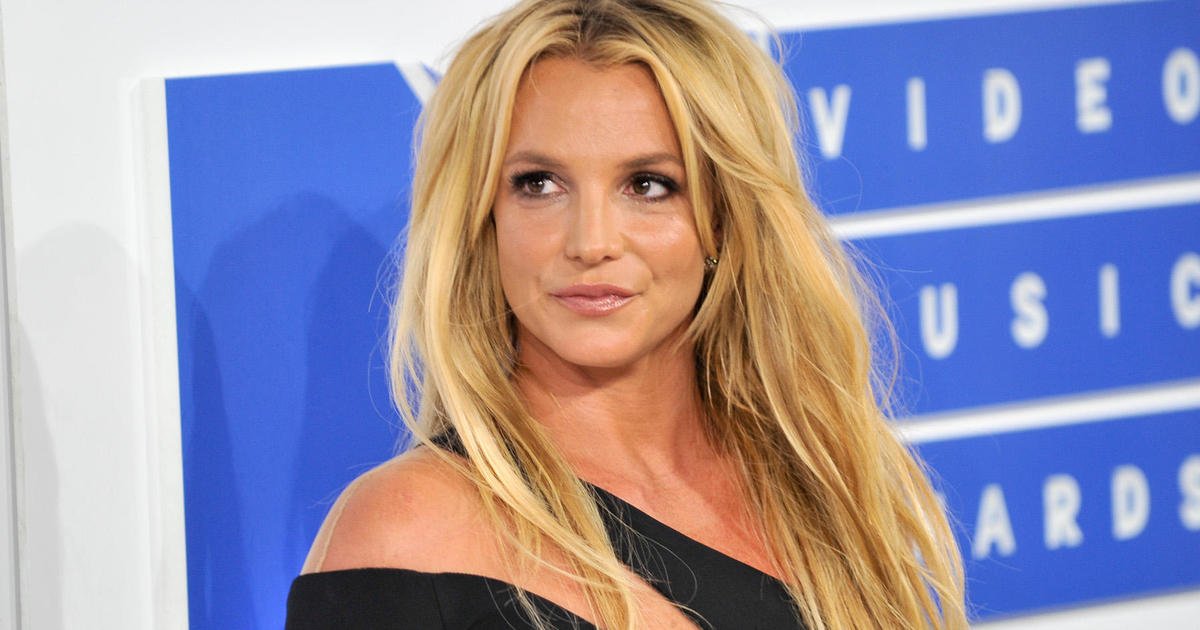 Britney Spears apologizes for "pretending" to be OK for years in first post since conservatorship hearing