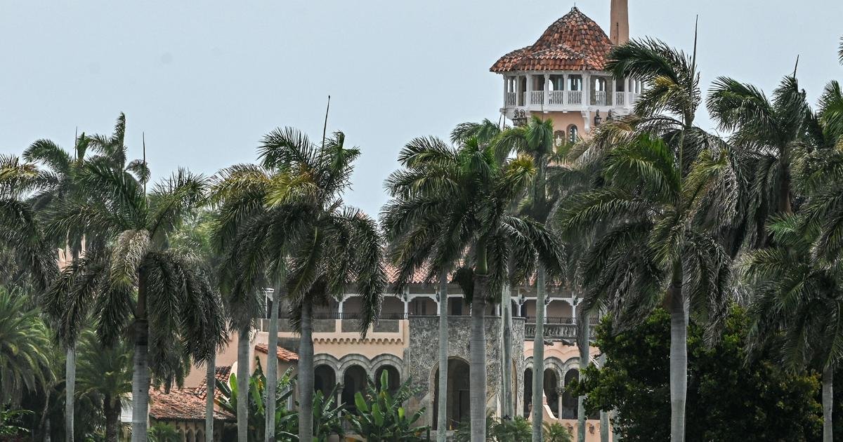 Trump lawyer who was at Mar-a-Lago for FBI search describes the scene