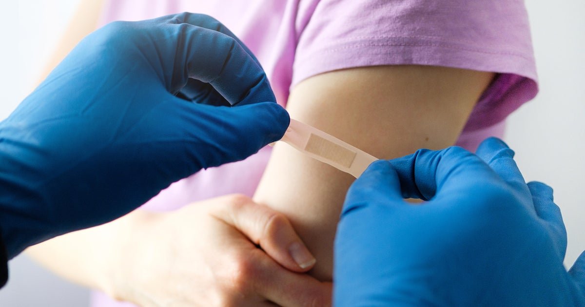 Why the CDC recommends everyone get the new COVID vaccine for fall 2023