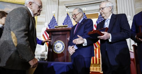 Family of fallen Capitol Police officer refuses to shake hands with McCarthy, McConnell at medal ceremony