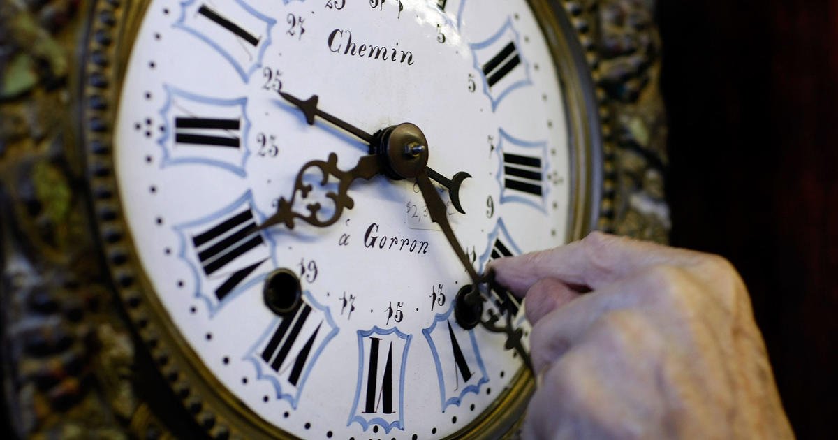 When does the time change for daylight saving time 2023? What to know before clocks "fall back"