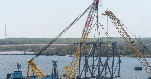 Chesapeake 1000, largest floating crane on Eastern Seaboard, used to clear Key Bridge collapse site