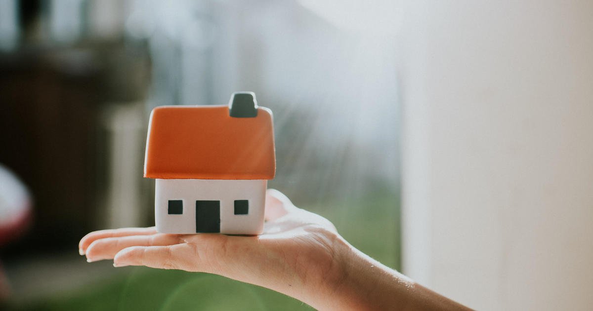 Mortgage interest rate forecast: What experts predict for this year and 2024
