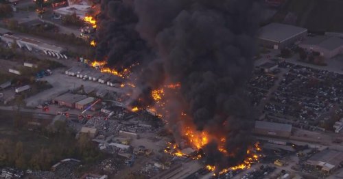 UPS plane crashes near airport in Louisville, Kentucky, officials say