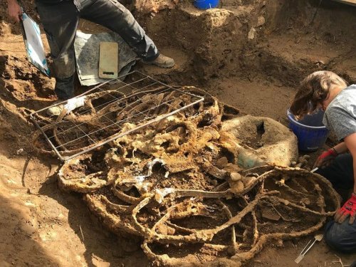 Treasure Trove of 800 'Exceptional' Iron Age Artifacts Discovered in England